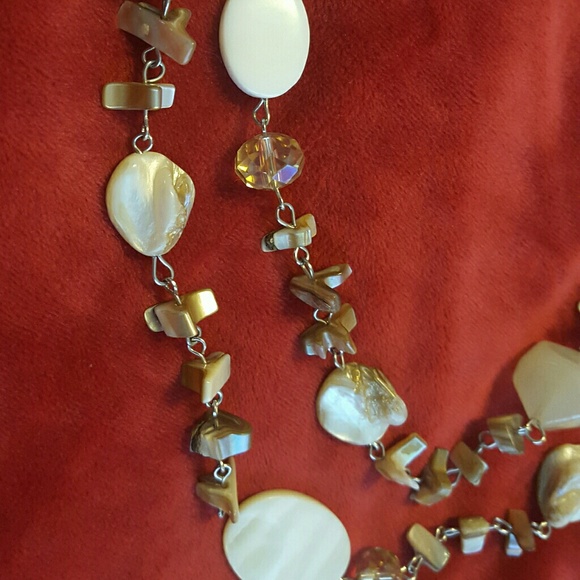 White abalone necklace - Picture 3 of 3